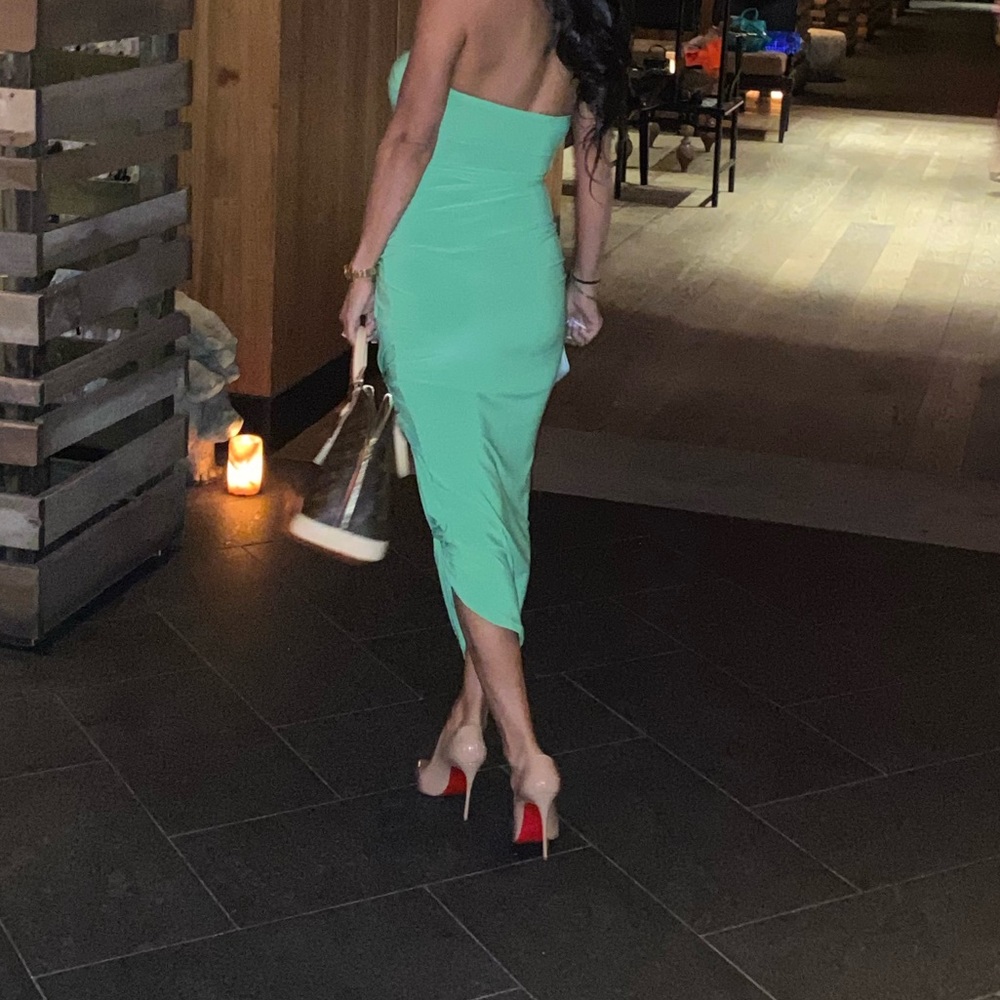 GREEN CUT OUT/KNOT DETAIL DRESS - Picture 2 of 2